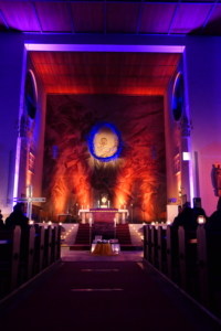 Kirchenschmuck St. Maria während der Fastenzeit 2022