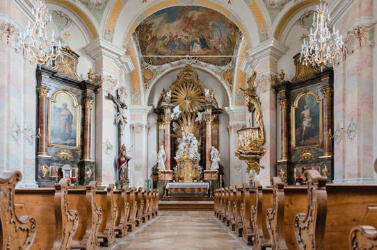 St. Josef, Starnberg, Altar von Ignaz Günher mit Seitenaltären